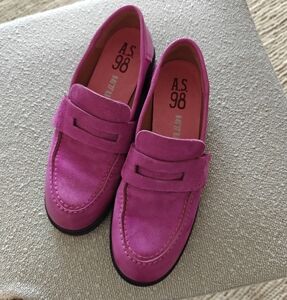 Vern A.S. 98 fuchsia suede loafers size 38